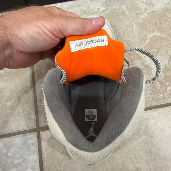 Kids Jordans - Picture 6 of 7